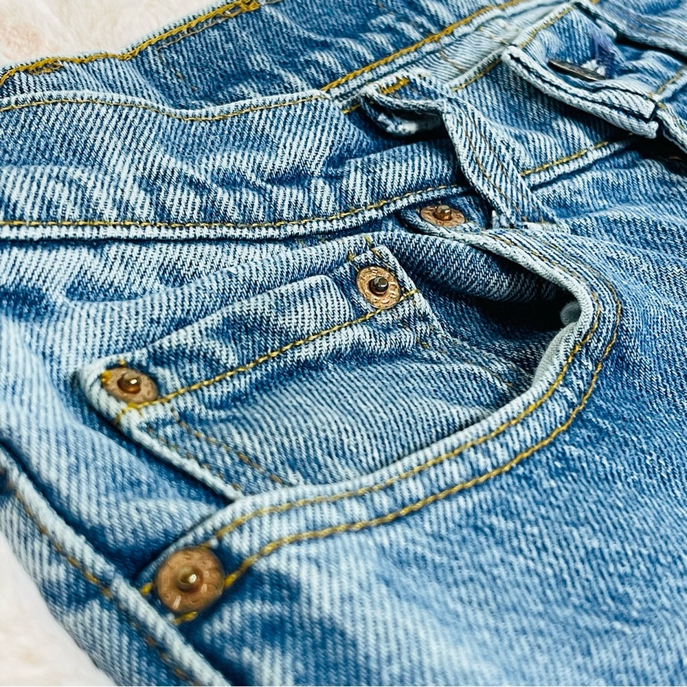 ✨ Levi's High Rise Straight Leg Jeans with Custom Distressing ✨ - Picture 5 of 16
